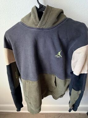 Jordan Colorblock Hooded Sweater